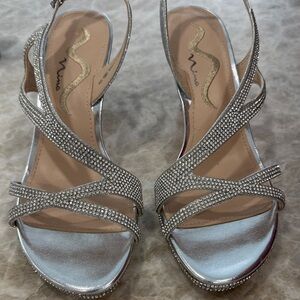 Nina Women's Silver Sparkle Sandals-Size 7.5